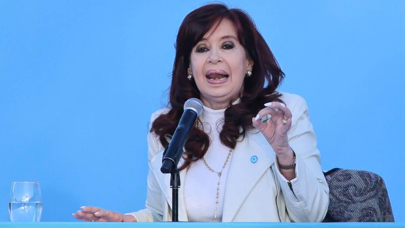 La ex vicepresidenta Cristina Kirchner cruzó al presidente Javier Milei. (Foto: EFE - Luciano González).