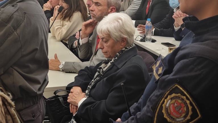 La exdirectora Asís al escuchar el veredicto por la causa del Neonatal.
