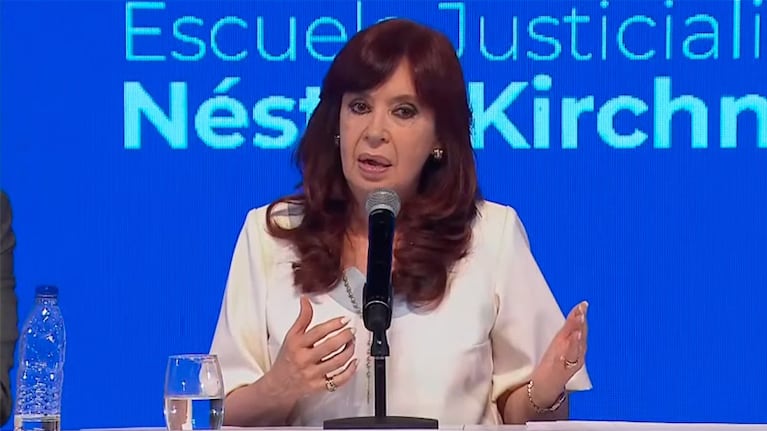 La expresidenta reapareció con un acto en La Plata.