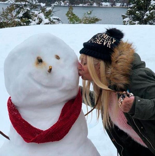 La familia Bueno-Olave disfrutó jugando con la nieve.