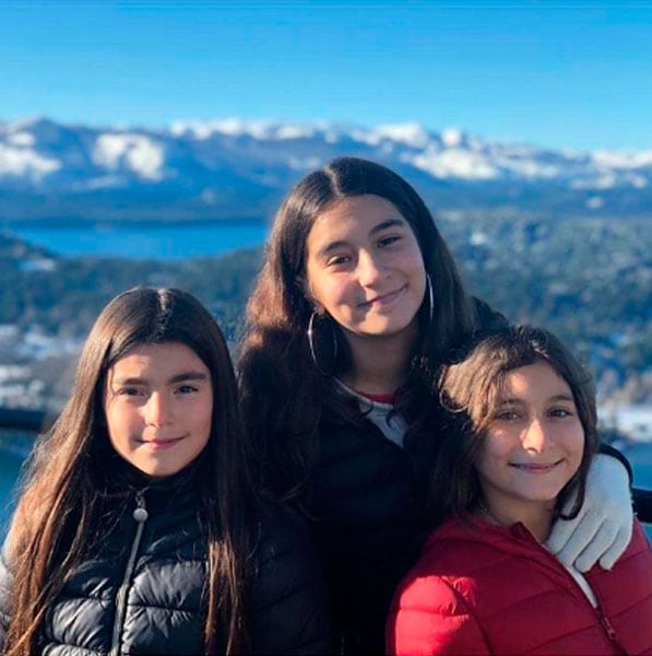 La familia Bueno-Olave disfrutó jugando con la nieve.