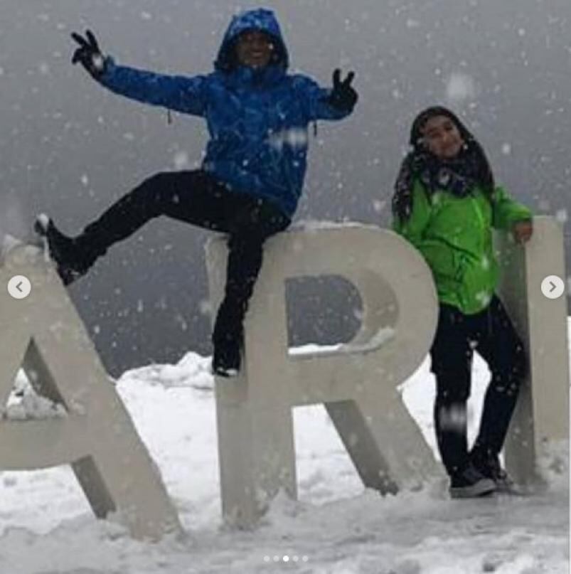 La familia Bueno-Olave disfrutó jugando con la nieve.