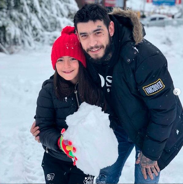 La familia Bueno-Olave disfrutó jugando con la nieve.