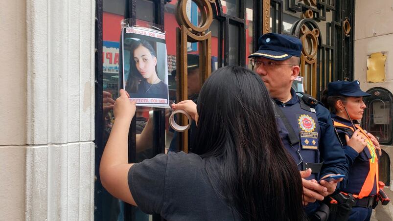 La familia de Gabriela Pérez exigió justicia. Foto: Julieta Pelayo / El Doce.