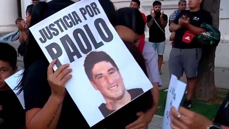 La familia de Paolo marchó en Río Cuarto reclamando justicia.