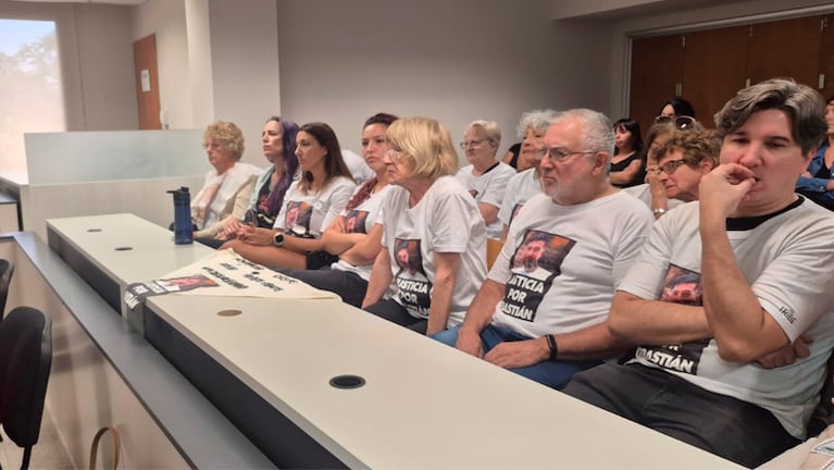 La familia de Sebastián Villarreal en el comienzo del juicio.