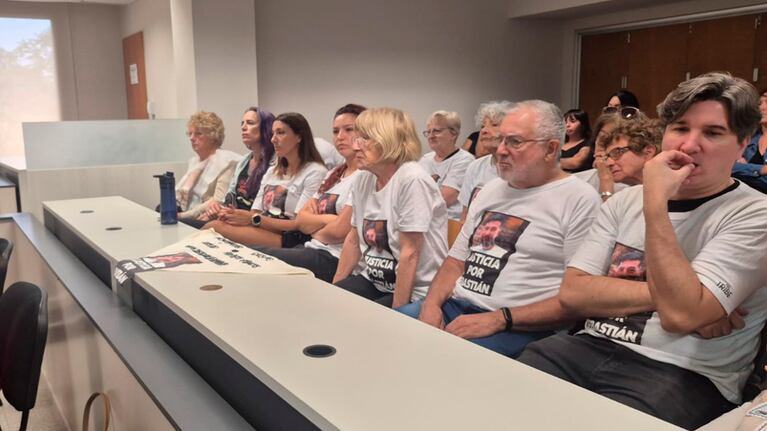 La familia de Sebastián Villarreal en el comienzo del juicio.