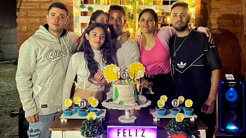 La familia en el festejo de Milei.