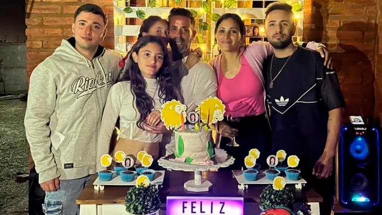 La familia en el festejo de Milei.