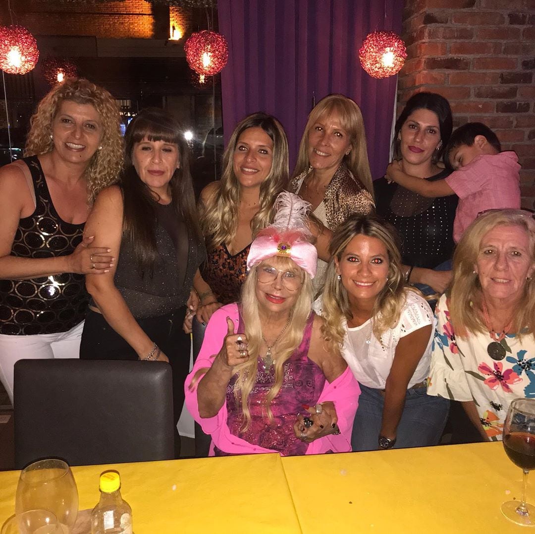 La familia entera se reunió para celebrar a la mamá de Ulises, Rodrigo y Flavio.