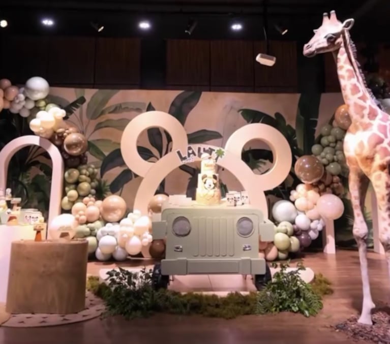 La familia Paredes festejó el bautismo y el primer año de Lautaro.