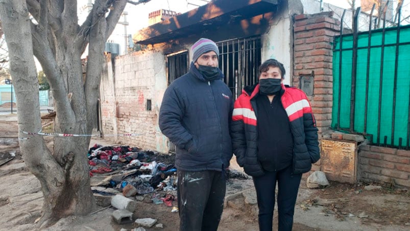 La familia pide ayuda para encontrar un lugar donde vivir.