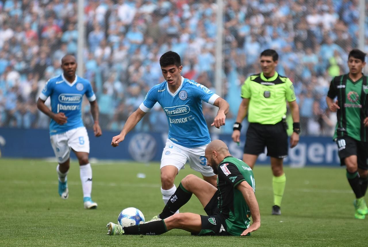 La familia pirata armó una fiesta en Alberdi. Foto: Lucio Casalla / ElDoce.tv.