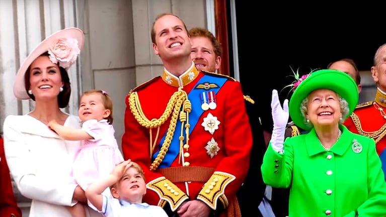 La familia real disfrutaba de un hermoso espectáculo de la RAF.