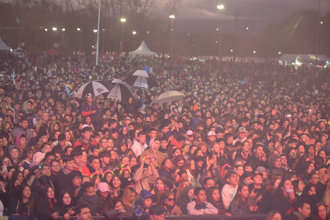 La fiesta de la primavera fue un éxito.