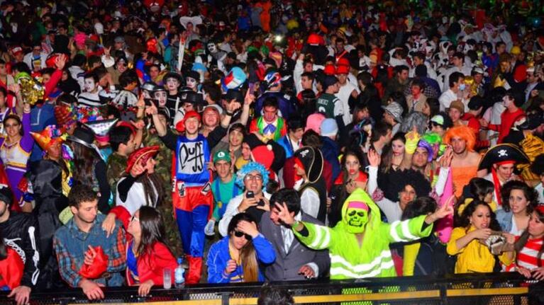 La fiesta de Paraná reúne a decenas de miles de personas.