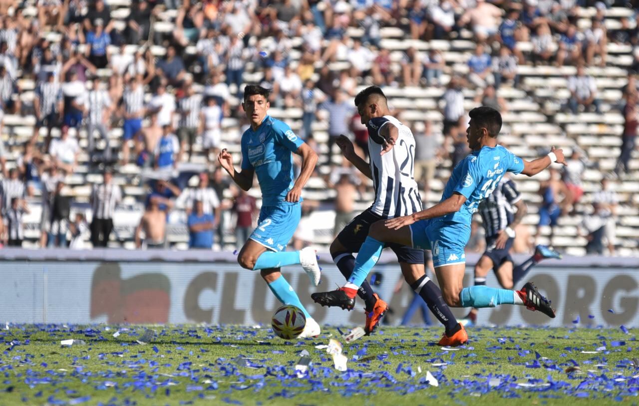 La fiesta del clásico, otra vez en el Kempes. Foto: Lucio Casalla / ElDoce.tv.