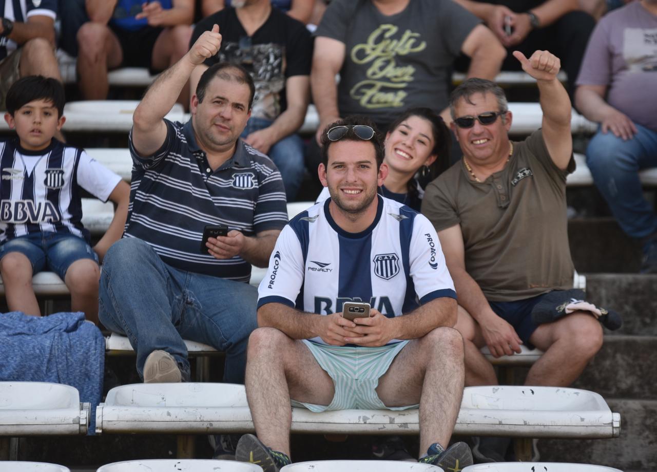 La fiesta del clásico, otra vez en el Kempes. Foto: Lucio Casalla / ElDoce.tv.