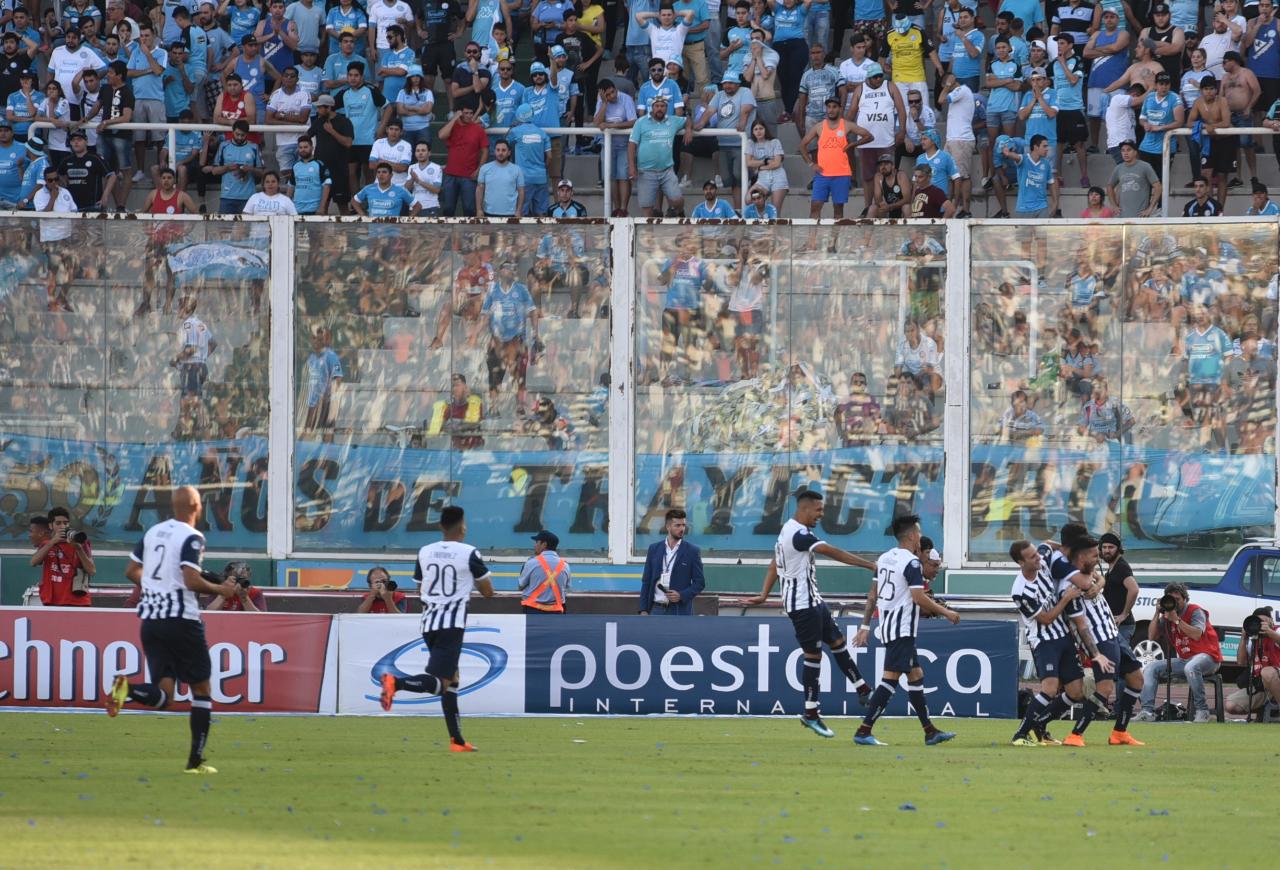 La fiesta del clásico, otra vez en el Kempes. Foto: Lucio Casalla / ElDoce.tv.