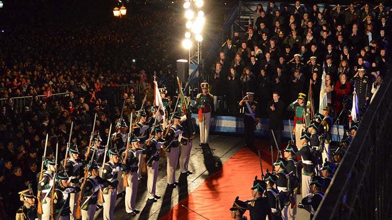 La fiesta patria se vivió en la Plaza San Martín. Foto: Maxi López / ElDoce.tv.