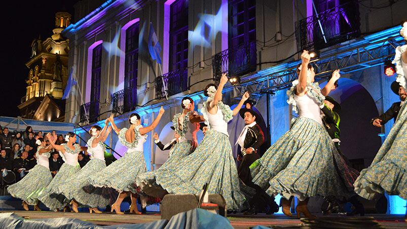 La fiesta patria se vivió en la Plaza San Martín. Foto: Maxi López / ElDoce.tv.