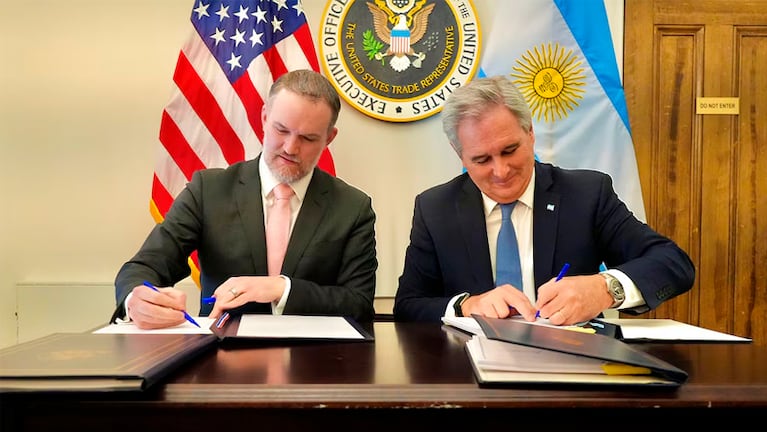 La firma del acuerdo comercial entre Argentinas y Estados Unidos.