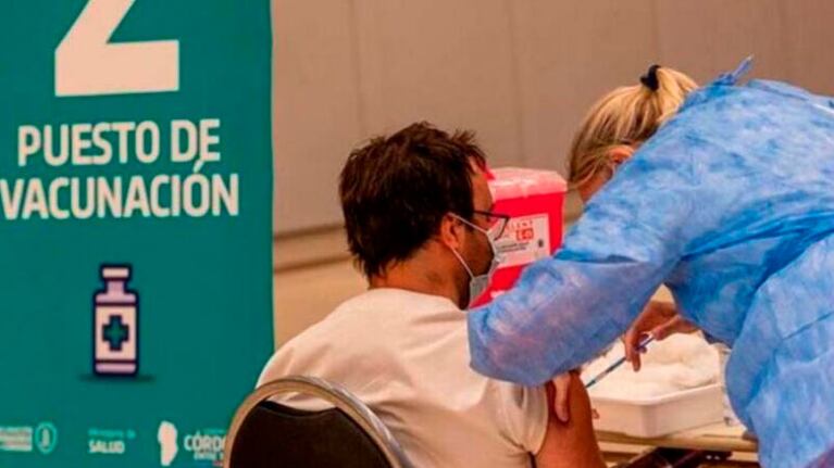 La fiscalía detectó a 148 vacunados que se habrían inoculado en forma irregular. (Foto ilustrativa)