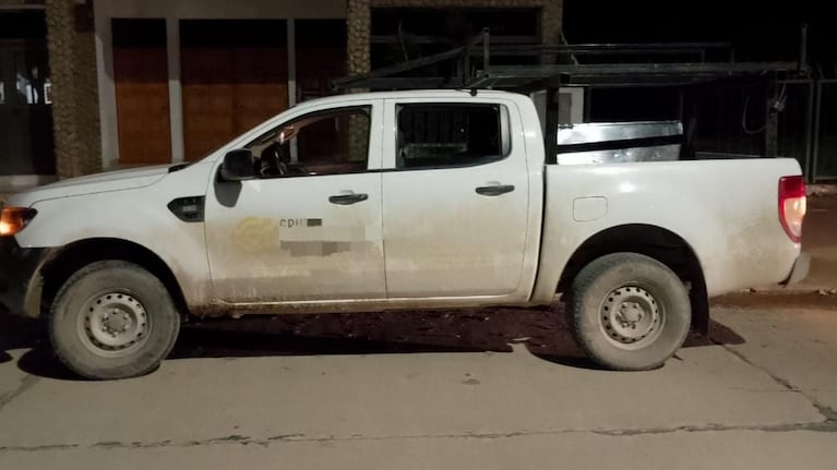 La Ford Ranger blanca en la que circulaban los cuatro jóvenes.