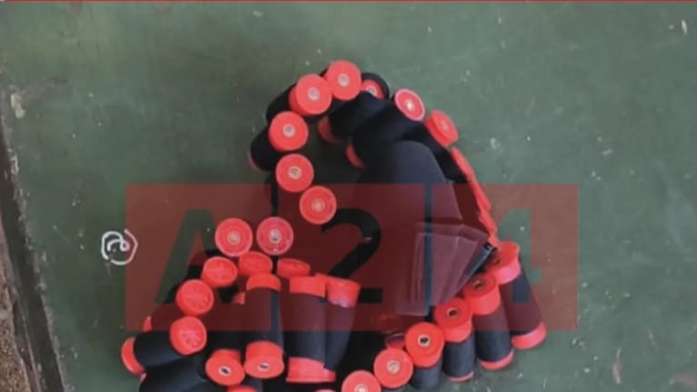 La foto de la escopeta y los cartuchos que usó el tirador de la escuela en Santa Fe