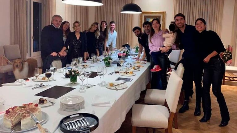 La foto de los festejos en el cumpleaños de Fabiola Yañez en la Quinta de Olivos.