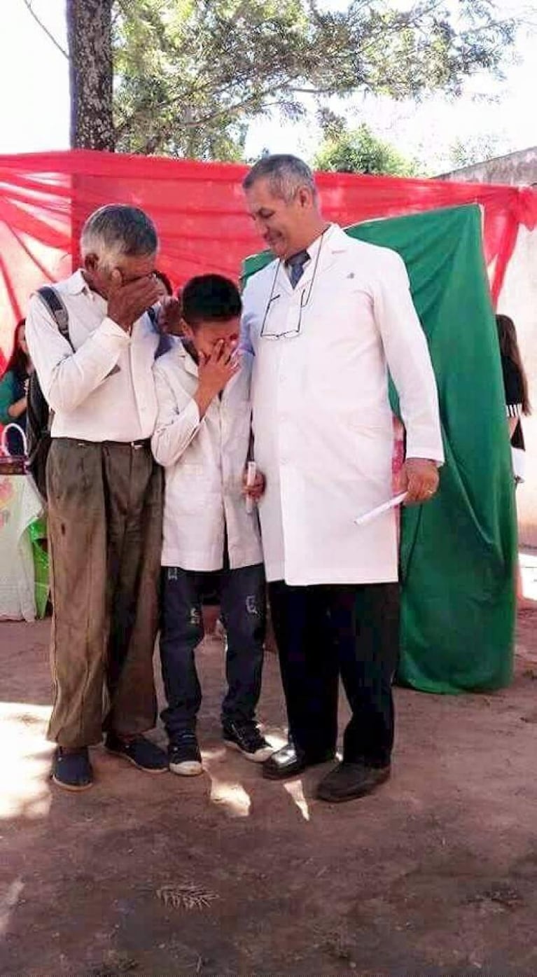 La foto de un abanderado chaqueño que emociona al país