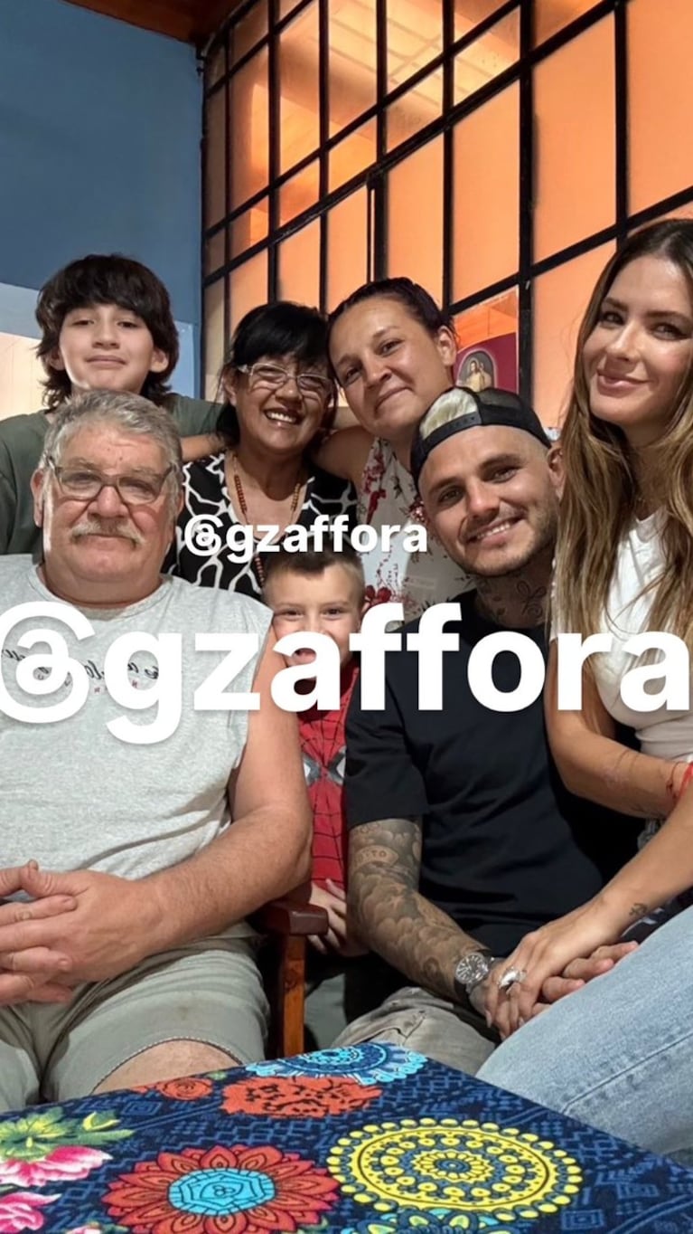 La foto del encuentro familiar de Mauro Icardi (Foto: Captura América)