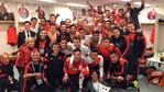 La foto del plantel en el vestuario. 