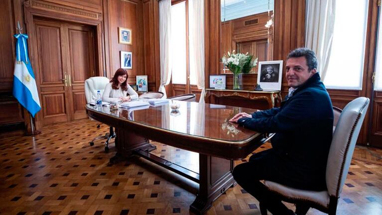 La foto en el despacho de CFK en el Congreso.
