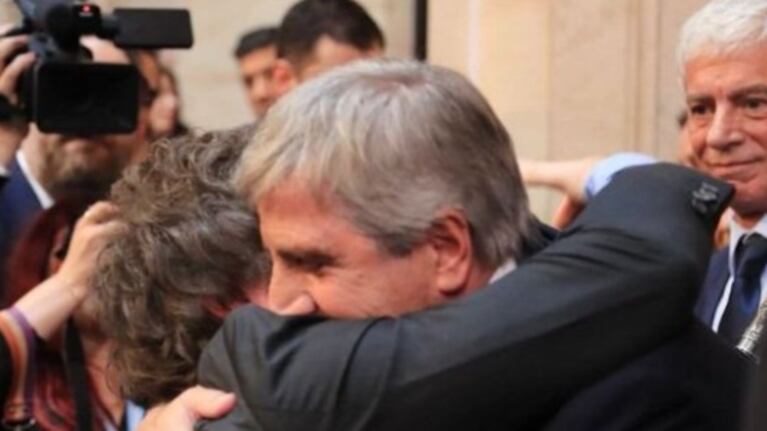 La foto que publicó Milei durante los anuncios de Caputo: “El mejor de la historia”