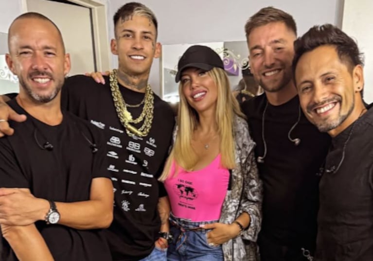 La foto que publicó Wanda Nara con L-Gante y La Konga tras el show en Córdoba.