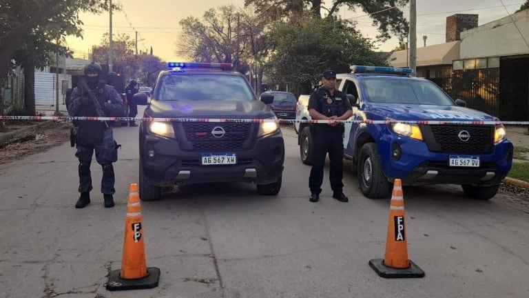 La FPA realizó dos allanamientos tras la detención del narcomenudista.
