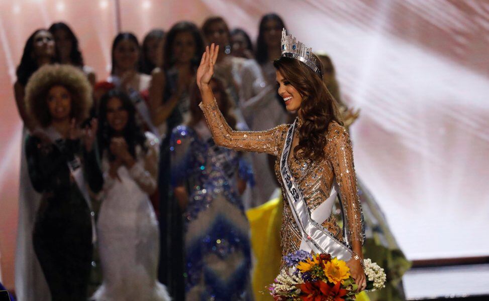 La francesa Iris Mittenaere es la nueva Miss Universo.