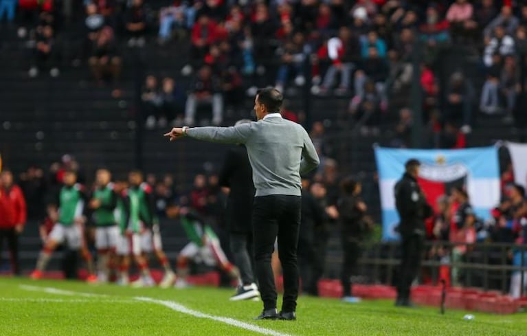 La furia de Farré con el arbitraje de Belgrano-Colón: "Una jugada así me hace perder el laburo"