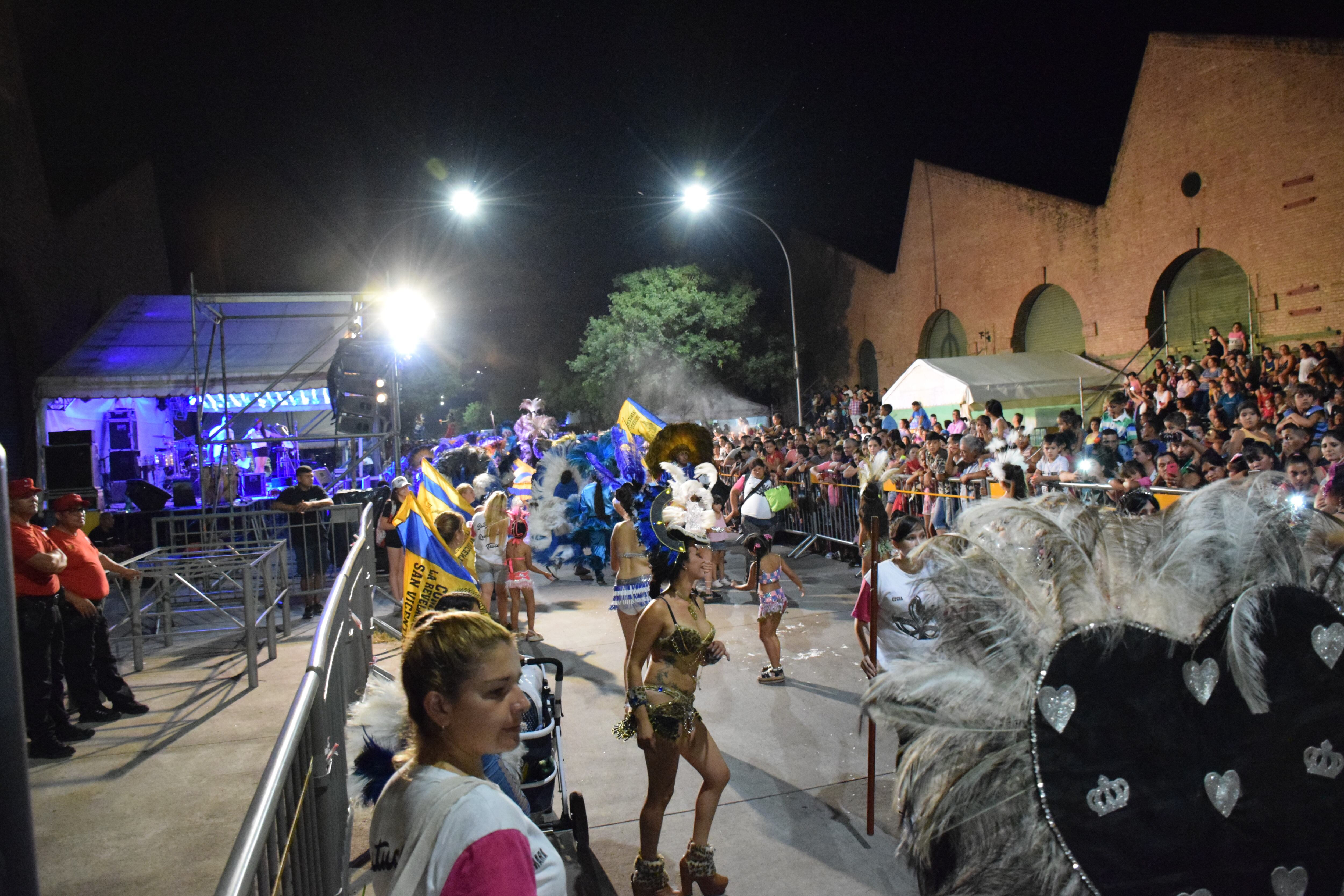 La gente disfrutó de una fiesta para toda la familia, a puro caraval y cuarteto. Foto: Dahy Terradas.