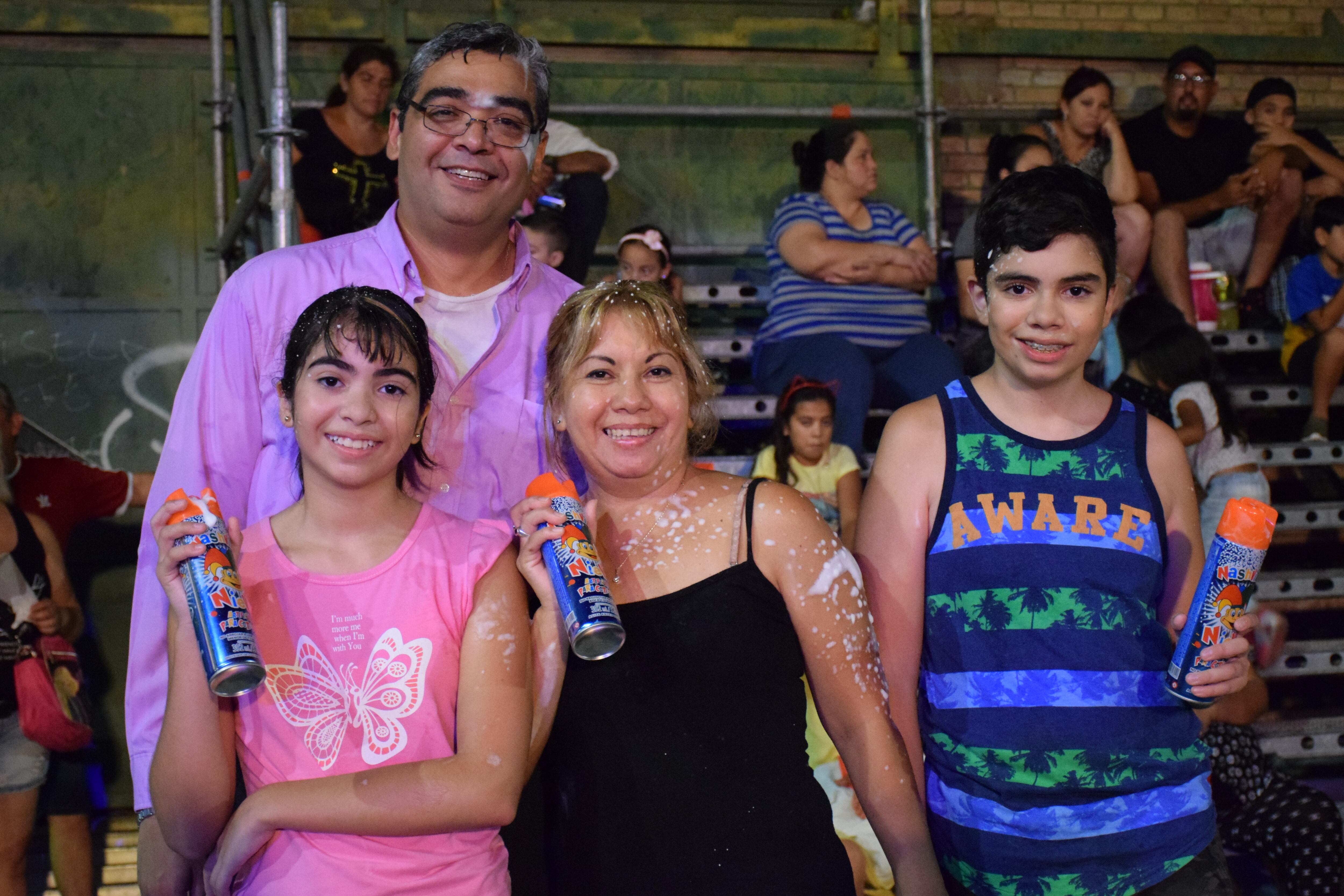 La gente disfrutó de una fiesta para toda la familia, a puro caraval y cuarteto. Foto: Dahy Terradas.