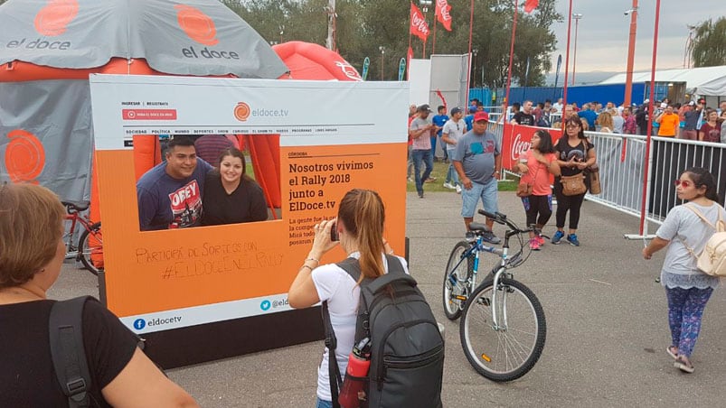 La gente pasó por el stand de El Doce en Carlos Paz.