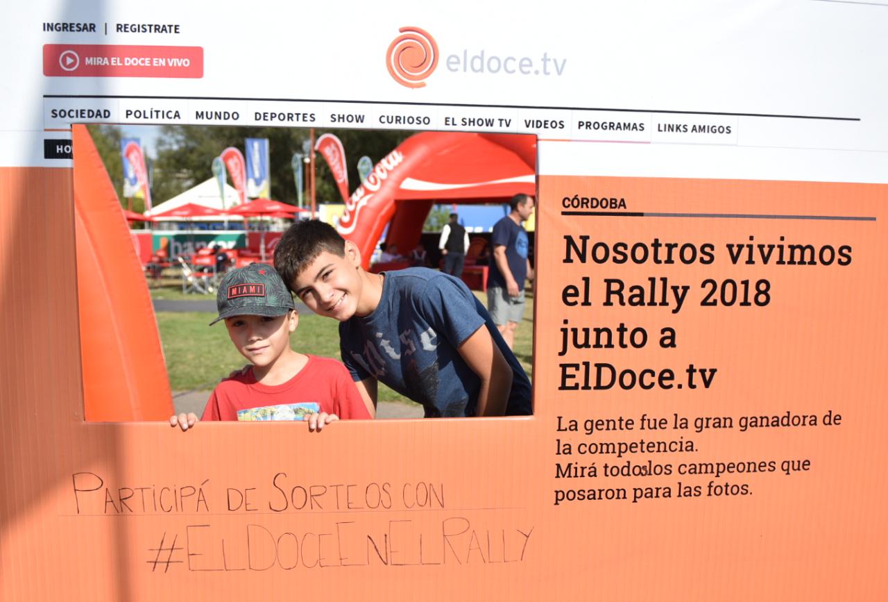 La gente pasó por el stand de El Doce en Carlos Paz. Foto: Lucio Casalla/ElDoce.tv