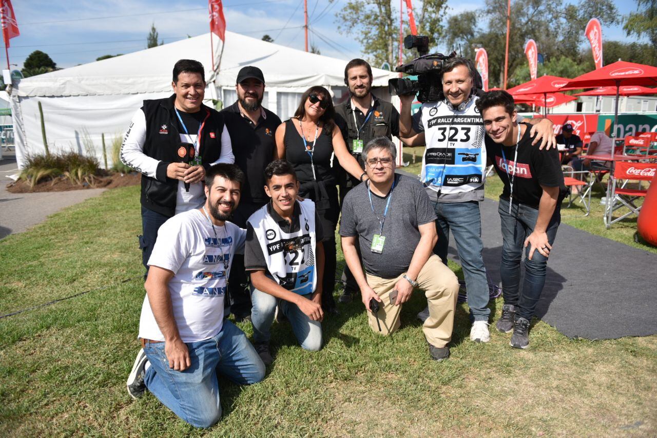 La gente pasó por el stand de El Doce en Carlos Paz. Foto: Lucio Casalla/ElDoce.tv