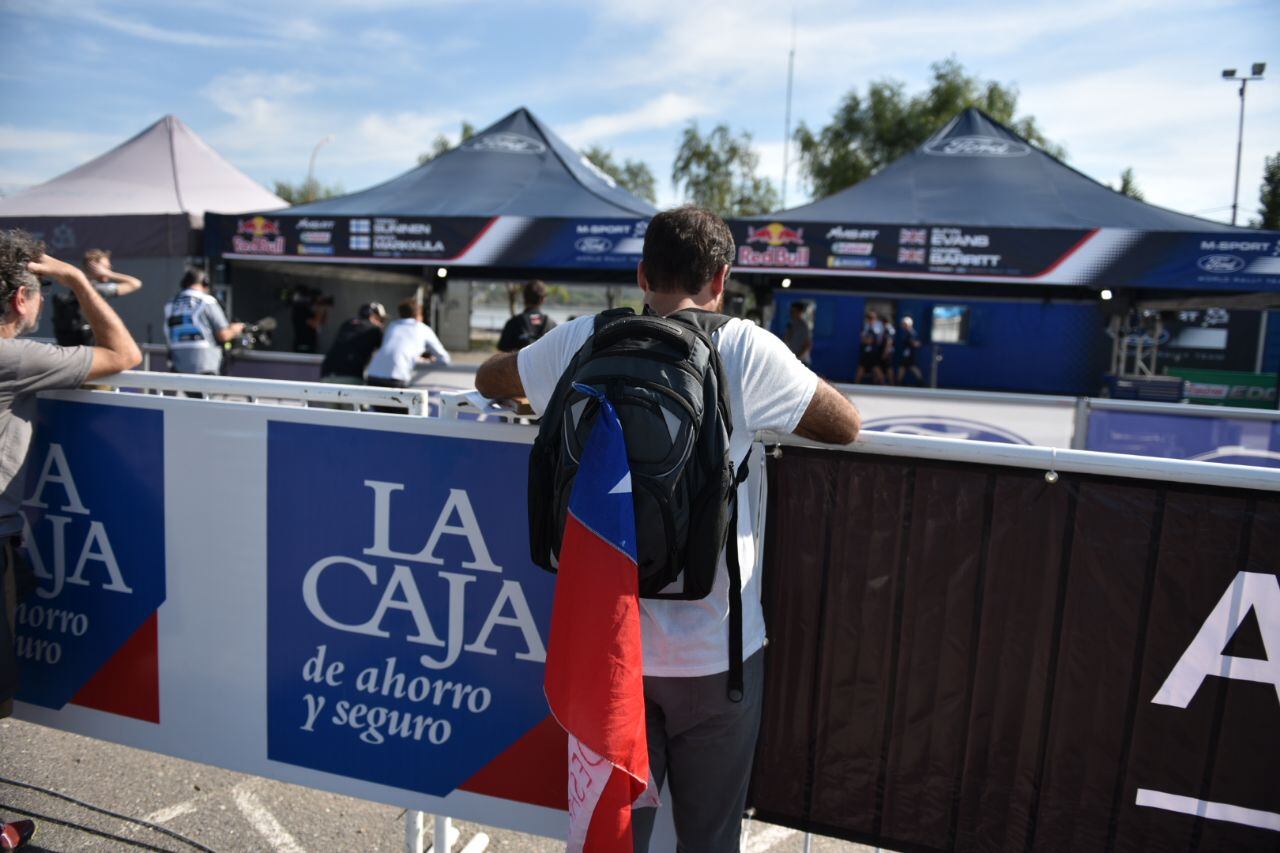 La gente pasó por el stand de El Doce en Carlos Paz. Foto: Lucio Casalla/ElDoce.tv