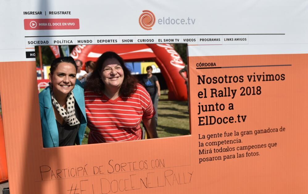 La gente pasó por el stand de El Doce en Carlos Paz. Foto: Lucio Casalla/ElDoce.tv