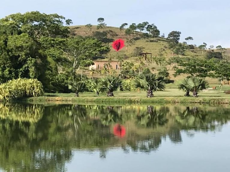 La gigante escultura de una vagina que desató la polémica en Brasil