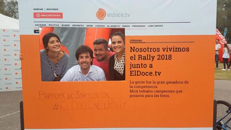 La gigantografía fue el punto de encuentro en el stand de El Doce.