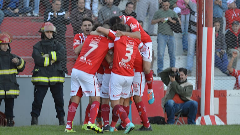 "La Glo" sigue firme en la pelea por subir a Primera División. Foto: Lucio Casalla / Archivo ElDoce.tv.