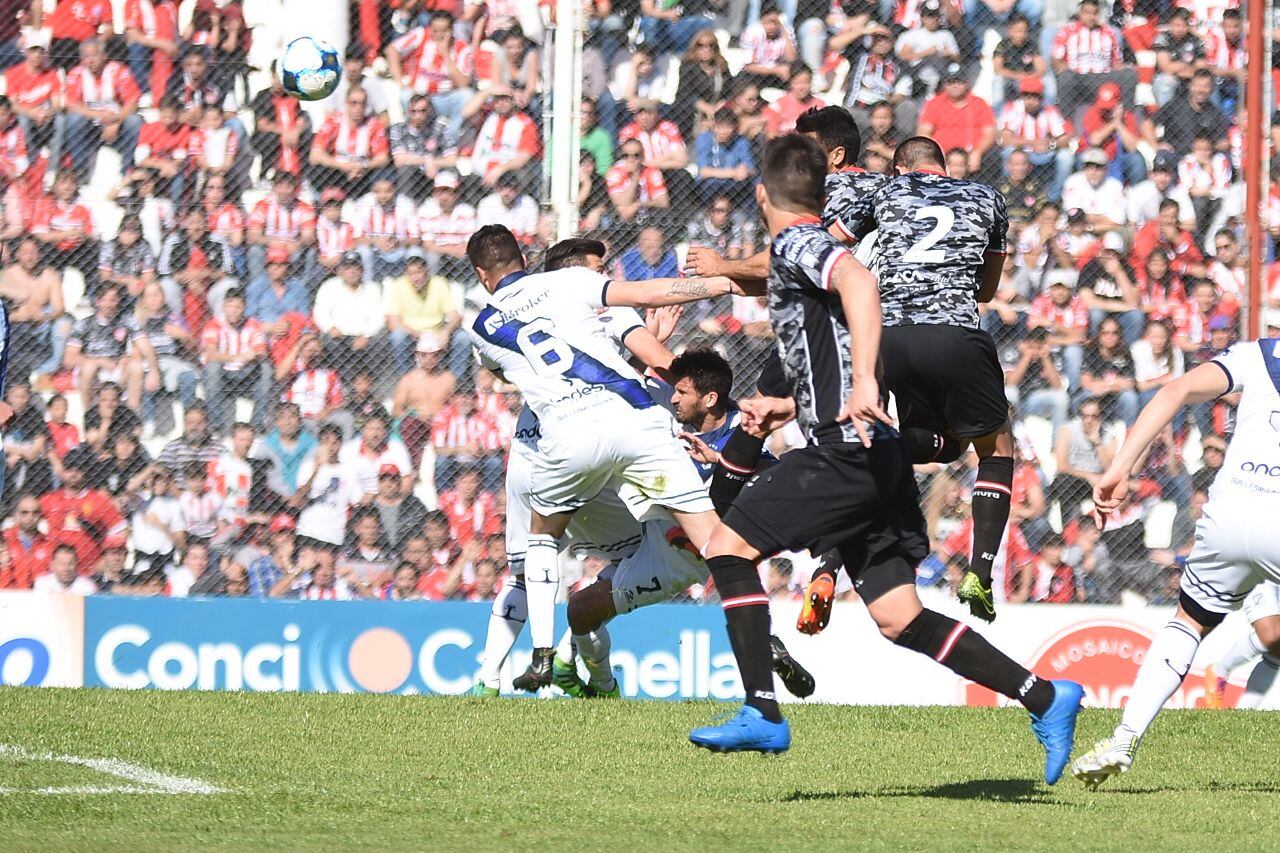 La Gloria abrió el campeonato en casa. Foto: Lucio Casalla / ElDoce.tv.